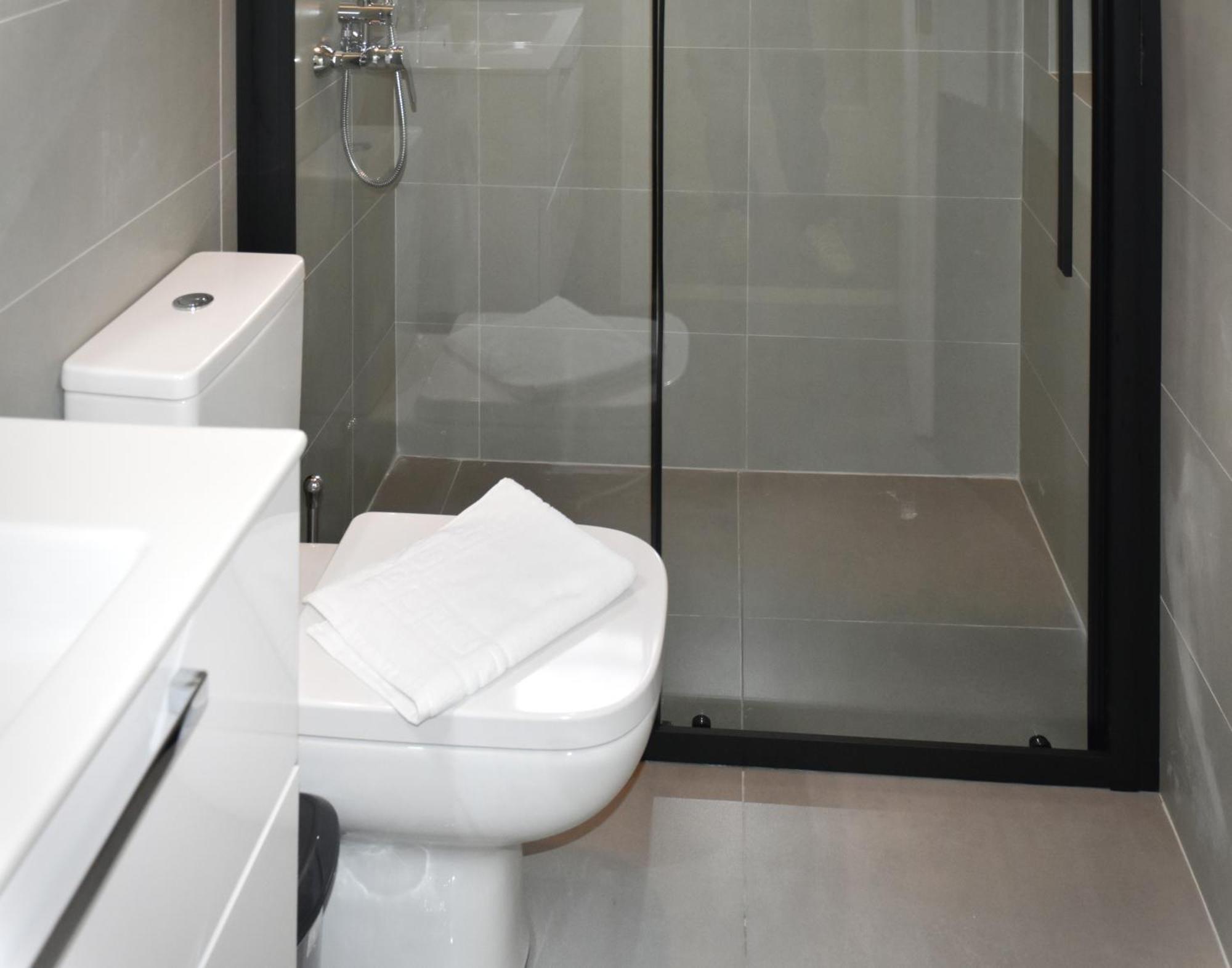 Spacious Modern Apartment In Pagkrati Athens Ngoại thất bức ảnh